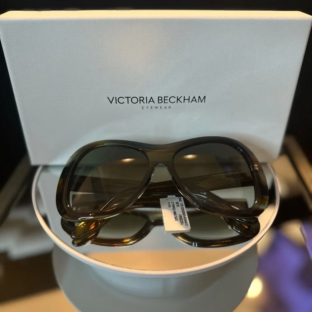 VICTORIA BECKHAM | Striped Khaki Geometric Square Acetate Sunglasses - Picture 5 of 13